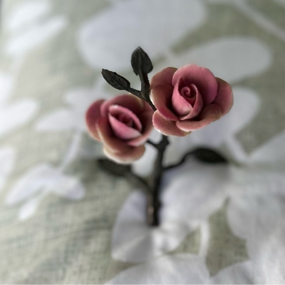 VTG Dainty Elegant Standing Rose Metal Porcelain Decorative Art Decor - Picture 9 of 12